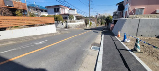 【前面道路含む現地写真】