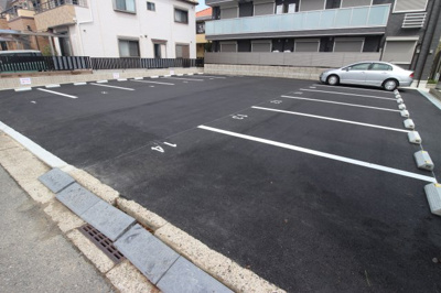 【駐車場】 | ラコンフィアンス神戸