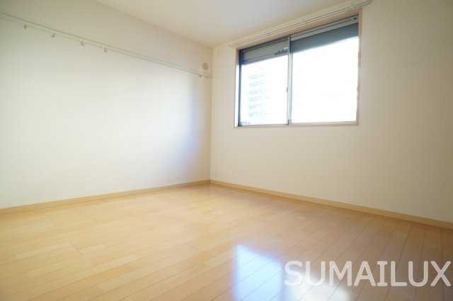 熊本市中央区新屋敷２丁目のアパートの洋室