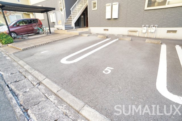 熊本市中央区新屋敷２丁目のアパートの駐車場