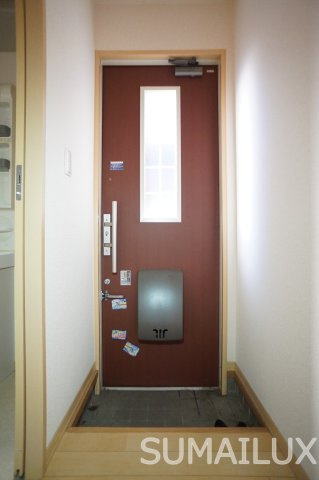 熊本市中央区新屋敷２丁目のアパートの玄関