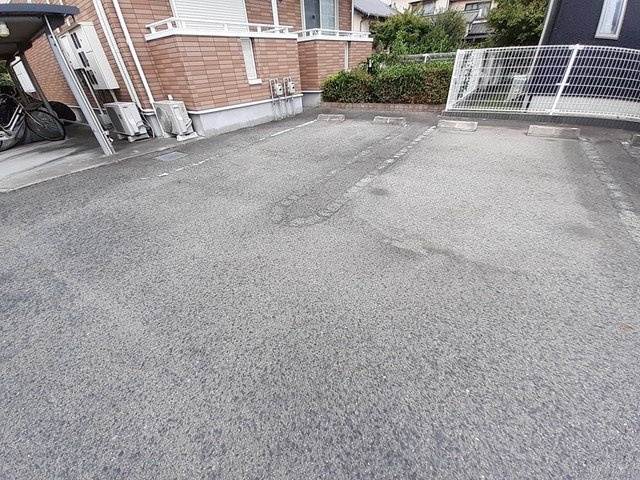 サンシャインフォレストⅠの駐車場