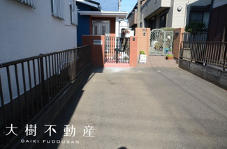 【駐車場】