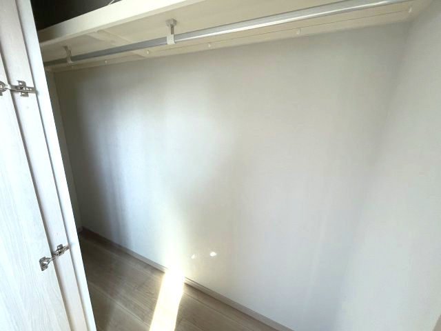 西区井口四丁目　№33666の収納|洋室8.7帖内クローゼット