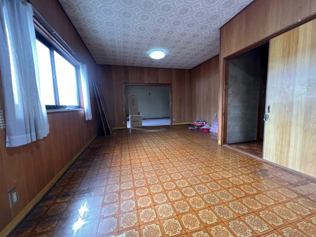 網干区坂出戸建の洋室