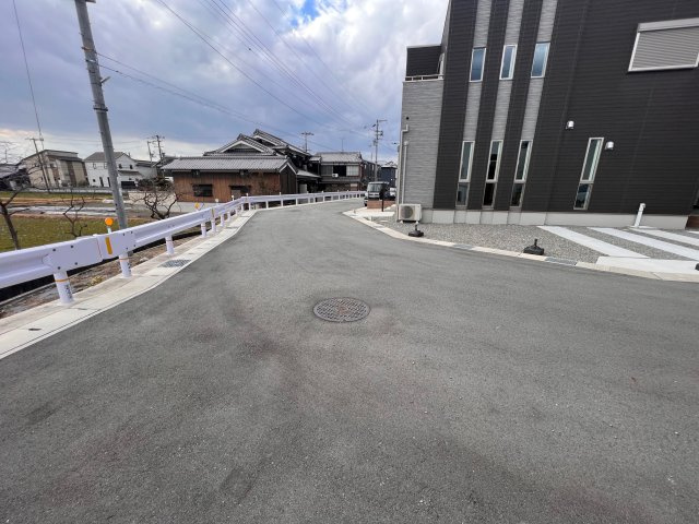 花田町上原田新築後未入居戸建の駐車場