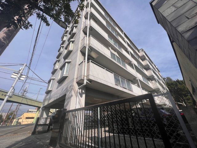 ロワイヤル京見橋の外観