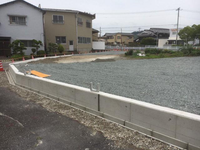 たつの市御津町東釜屋　売土地の前面道路含む現地写真|造成工事中の画像です。
