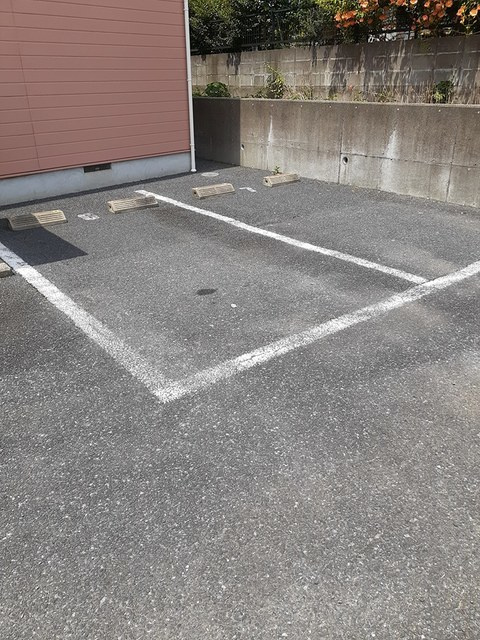 エターナルグローブBの駐車場