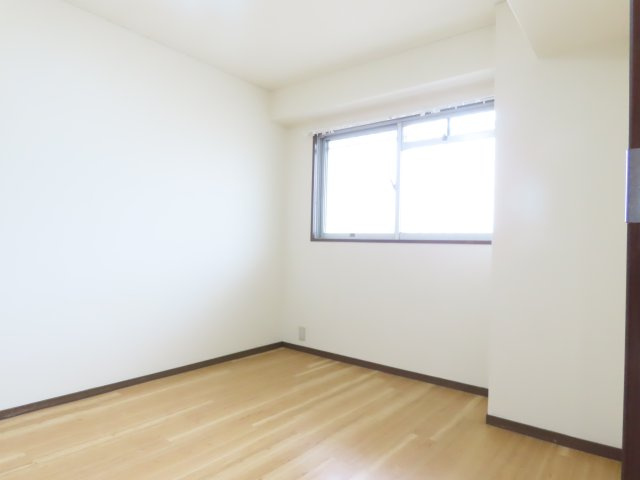 ハイツパオの洋室