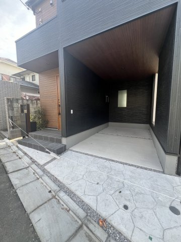 新築分譲住宅　世田谷区松原　2号棟の駐車場