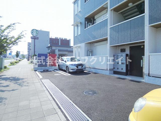 Dスクエア万願寺の駐車場