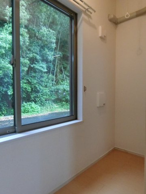 【バルコニー】 | ハルコウ・イズミ