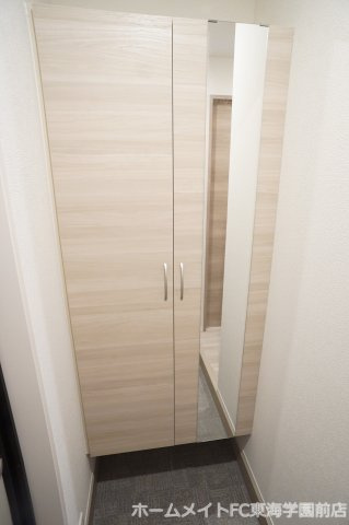 トリシア小山の玄関