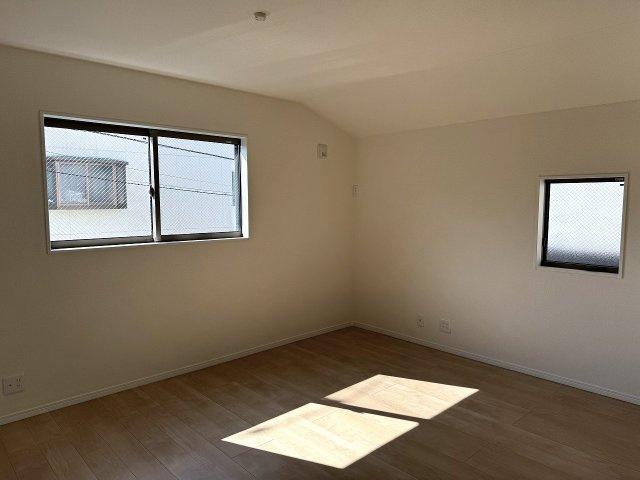 八王子市　本町　新築未入居戸建ての居間・リビング|～15.63帖の2階LDKで、家族団欒の時間をお過ごしいただけます～