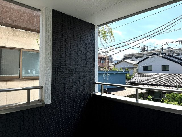 八王子市　本町　新築未入居戸建てのバルコニー|～2階には、急な雨も安心のインナーバルコニー～