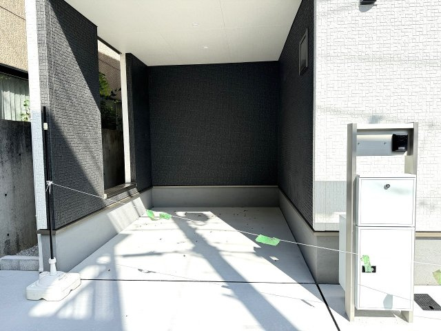 八王子市　本町　新築未入居戸建ての駐車場|～愛車を守るビルトインガレージ～