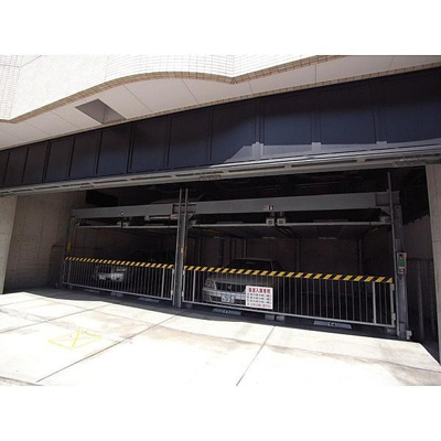 【駐車場】 | シャトー弁天参番館 | 駐車場に車を止められます