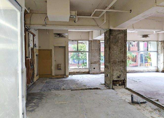 ファミリーコーポ南行商協ビルの内装