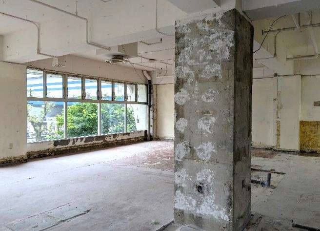 ファミリーコーポ南行商協ビルの内装