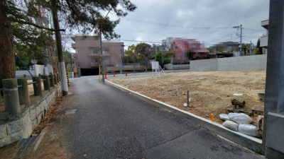 【前面道路含む現地写真】 | 雲井町建築条件付土地 | 東側道路　幅員4.1ｍ