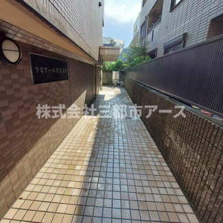 【エントランス】 | ラミアール学芸大学