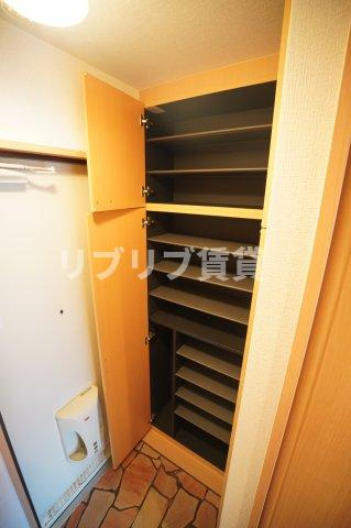 ノーベルパーク　１６の玄関