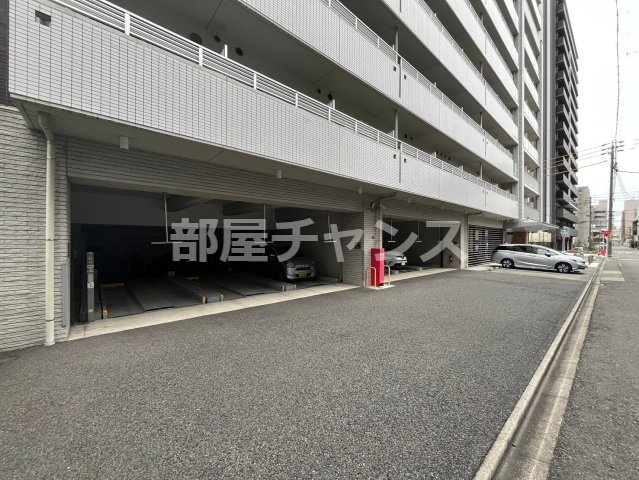 La Douceur今池の駐車場