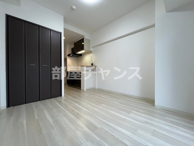 La Douceur今池の寝室|開放的な寝室です