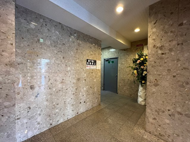 ドエル堀江南のエントランス