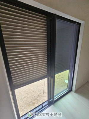 【内装】 | いろどりアイタウン那須塩原市埼玉23-P1 | 1階掃出し窓はシャッター雨戸で防犯性アップ♪