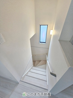 【内装】 | いろどりアイタウン那須塩原市埼玉23-P1 | 手すり付きで小さなお子様にも安心の階段スペースです☆