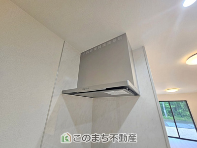 【キッチン】 | いろどりアイタウン那須塩原市埼玉23-P1 | お料理の匂いもスッキリ♪シンプルデザインで掃除も簡単‼