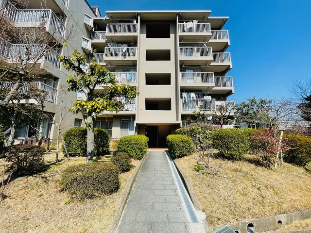 名谷竜が台東住宅13号棟の外観