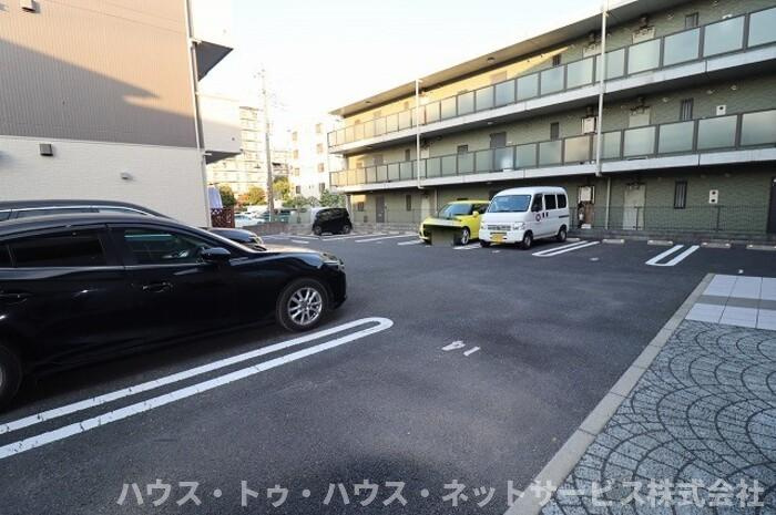 ルーエ　Ａの駐車場