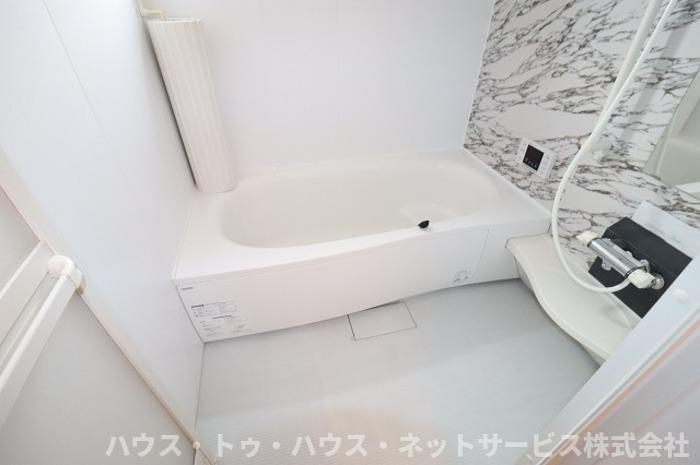 ルーエ　Ａの浴室