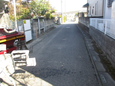 【前面道路含む現地写真】 | リーブルガーデン．Ｓ　鴻巣吹上本町　 | 現地前面道路（2024年02月09日）撮影