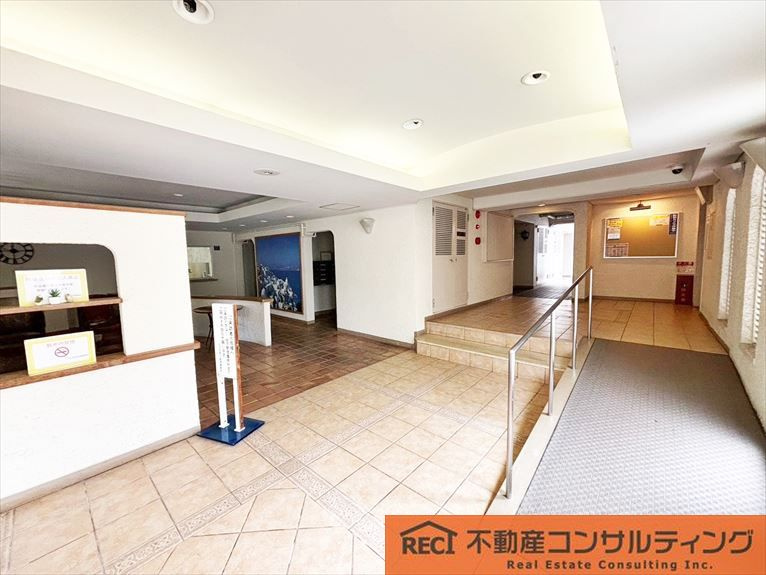 ルネ住吉川のエントランス