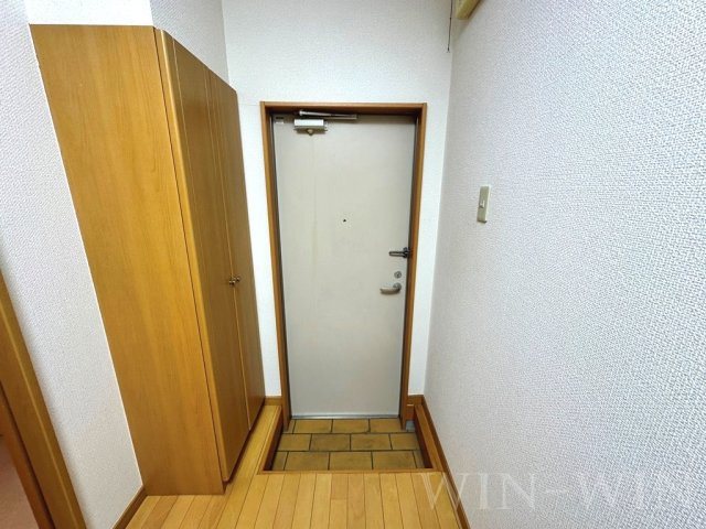 ミューズイン花中 Aの玄関