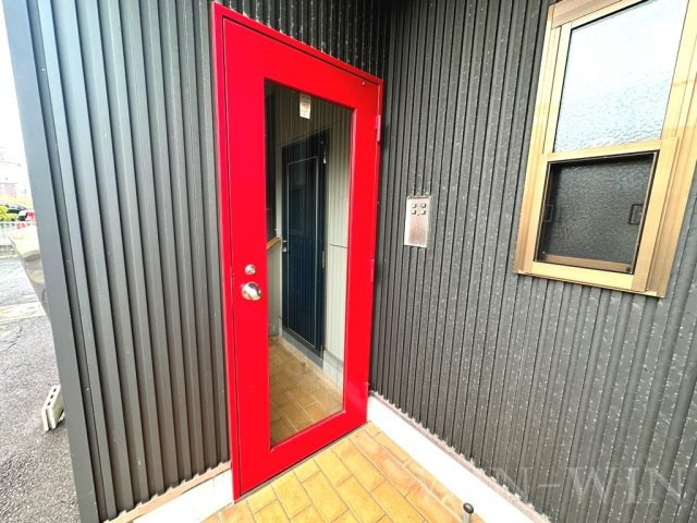 ミューズイン花中 Aのエントランス