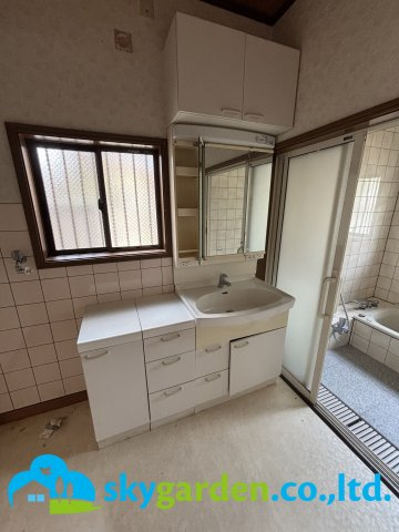 小田原市久野　中古戸建の独立洗面台