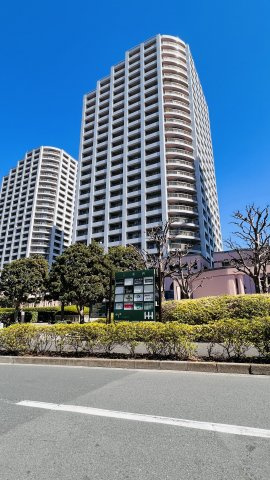 西戸山タワーホウムズ セントラルタワーの外観