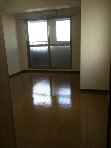【居間・リビング】ブランネージュ四条大宮