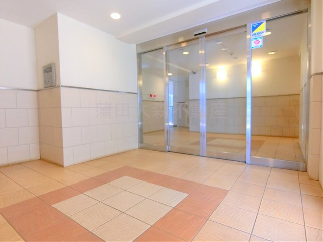 セントパレス大鳥居のエントランス|防犯カメラTVモニター付オートロック　宅配BOXメールBOX管理人室　エントランス　