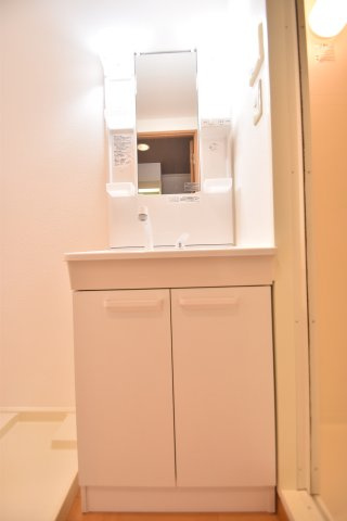 大阪市都島区東野田町１丁目の賃貸マンションの洗面所