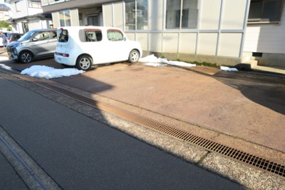【駐車場】 | ハイツつかだ | 消雪設備あり