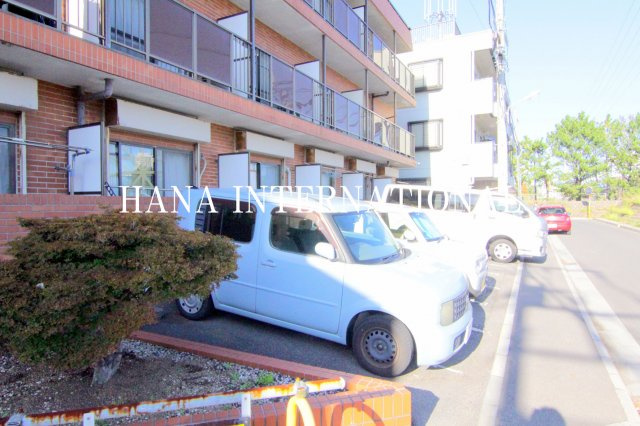 フレンドリー今川の駐車場