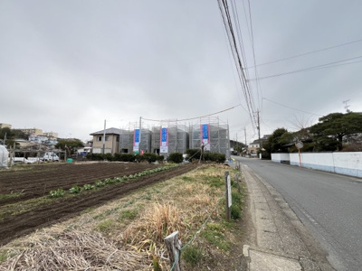 【前面道路含む現地写真】 | 君津市内箕輪１丁目　新築住宅　全３棟　２号棟 | 前面道路含む現地写真です