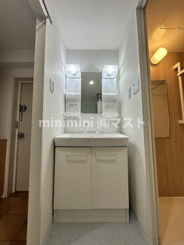 コスモハイツ阿波座の独立洗面台