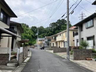 【前面道路含む現地写真】